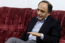 بعید است ایران و آمریکا فعلا از دیوار بی‌اعتمادی عبور کنند