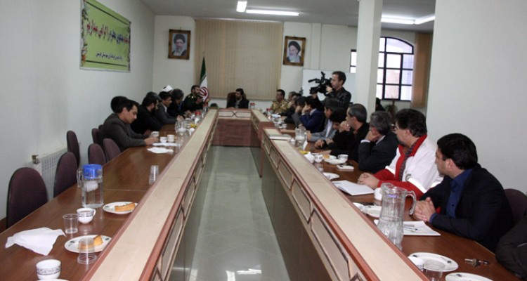  یاور محمدی: بايد با معرفي عقايد ، شخصيت و آرمانهاي شهداء دين خود را به آنان ادا كنيم/سرهنگ بهشتی راد:وضعیت موجود یادمان شهدای گمنام هرسین نشان از مظلومیت شهدا دارد