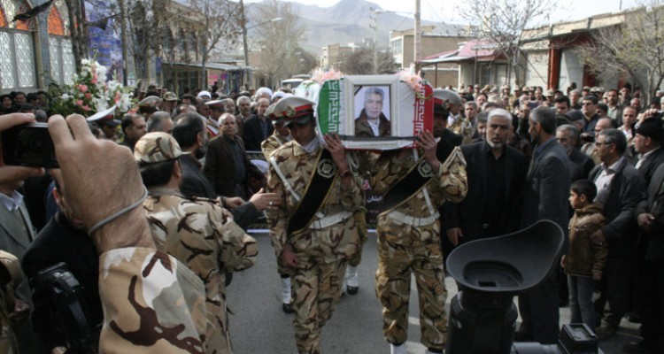 پیکر مطهر شهید جهانشاه صادقی در هرسین تشیع شد