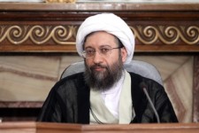 اگر فشارها بر قوه قضائیه ادامه یابد به مردم پشت‌صحنه‌ها را می‌گوییم/اقتصاد مقاومتی نسخه رهایی از مشکلات اقتصاد 