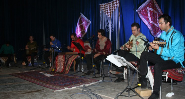  برگزاری اولین کنسرت موسیقی در هرسین+تصویر