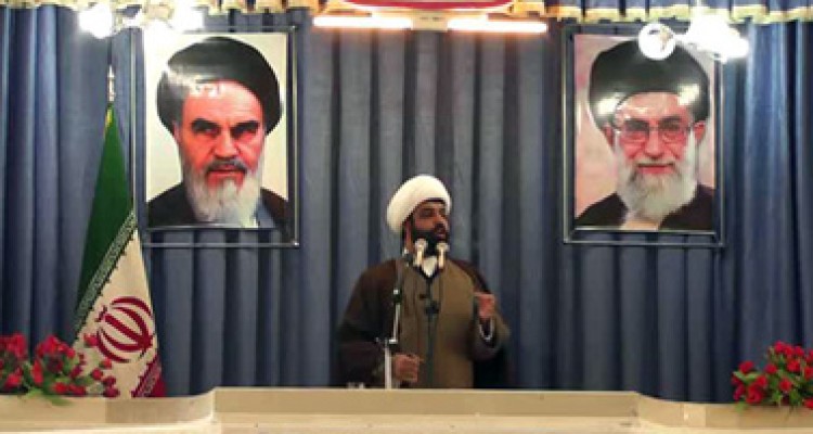  آنچیزی که از 15خرداد در اذهان مانده است شعار هیهات من ذله است/ خطر بزرگی که انقلاب را تهدید می کند مسئله تحریف امام است