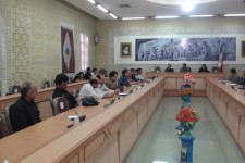 جلسه كارگروه سلامت و امنيت غذايي در هرسین/ یاور محمدی: مرغ زنده عامل اصلي انتقال آنفولانزاي طيور به انسان است