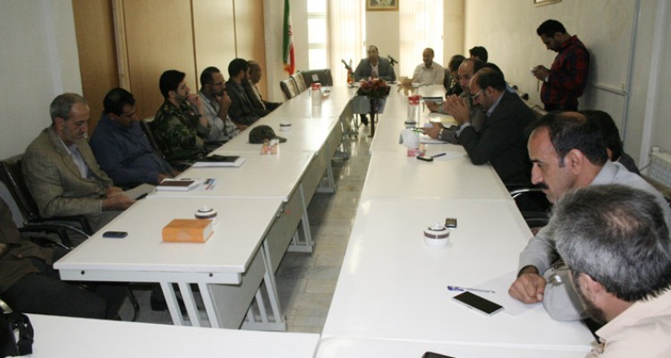 جلسه کارگروه اقتصادی با محوریت کمبود منابع آبی در هرسین