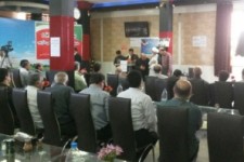 کارگران روز مزد سیاهی لشکر مراسم چند ده نفره اصلاح طلبان/ از لغو سفر هادی خامنه ای به اسلام آباد غرب تحت فشار مردم تا دعوای اصلاح طلبها بر سر تریبون