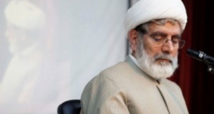 اعتراض خودجوش نمازگزاران گیلان غربی به حضور محسن رهامی و هادی خامنه ای/ بیرون کردن تجدیدنظرطلب ها از شهر