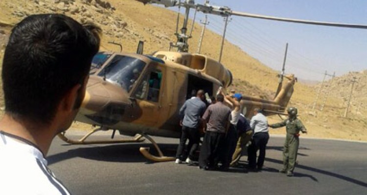 نجات یک موتور سوار از مرگ با کمک اورژانس هوایی/واژگونی خودرو پیکان و مصدومیت شدید سه نفر