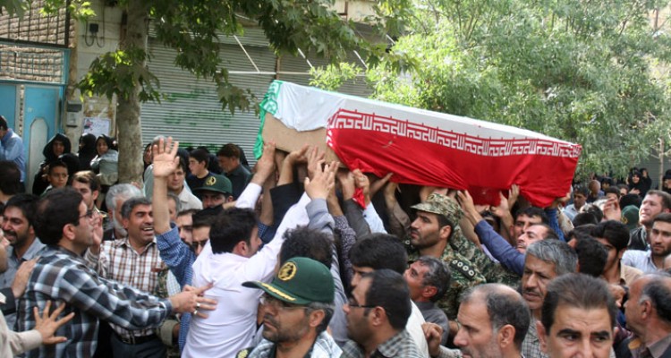 هرسین بار دیگر عطر و بوی شهادت گرفت/تشیع پیکر پاک شهید عبدالحمید حسینی بر دستان مردم قدر شناس شهرستان