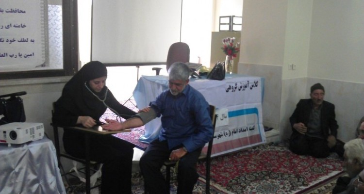 برگزاری طرح غربالگری فشارخون سالمندان در هرسین