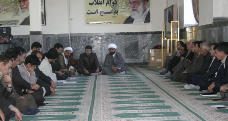 جلسه اخلاق در هرسین برگزارشد/حجت الاسلام باقری: آن هدفی که باعث می شود انسان جان خود وعزیزترین نزدیکانش را درراهی فدا کند مسئله دین است