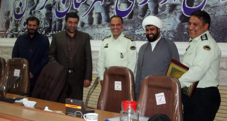 مراسم تودیع و معارفه فرمانده نیروی انتظامی شهرستان هرسین/ سرهنگ مرزبانی:امروز توسعه در هر زمینه ای مستلزم امنیت است