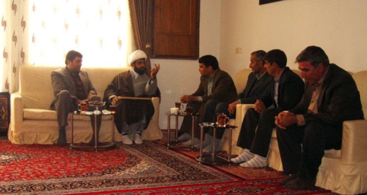 دیدار جامعه ورزش هرسین با خانواده پهلوان شهید مسعود دارابی