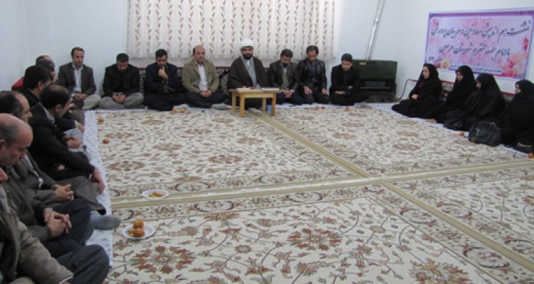 دیدار معاونین پرورشی مدارس با امام جمعه هرسین/حجت الاسلام باقری:ضرورت تبیین گفتمان انقلاب اسلامی در مدارس 