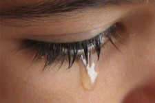 گریه بی دلیل از علائم این بیماری است 