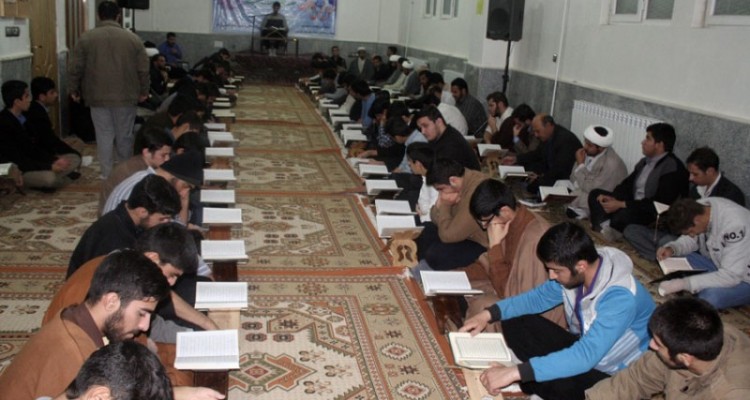 برگزاری محفل انس با قرآن به مناسبت ولادت پیامبر(ص) و امام جعفر صادق در هرسین