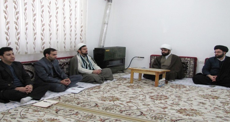 حجت الاسلام باقری:خواستار تعامل روز افزون اساتید حوزه و دانشگاه در رفع مشکلات هرسین هستیم