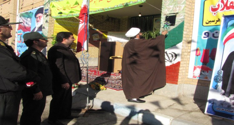 زنگ انقلاب در مدارس هرسین نواخته شد+تصویر