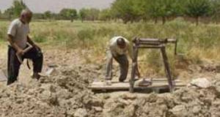 حکایت ضرب‌المثل «برای ما آب ندارد، برای تو که نان دارد» را می‌دانید؟ 