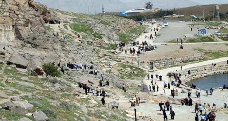 بازدید گسترده گردشگران از سایت جهانی بیستون+تصویر