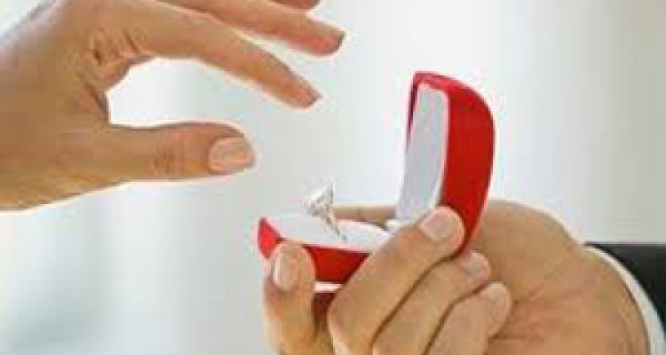 دلایلی که مردان در خواستگاری جا می‌زنند! 