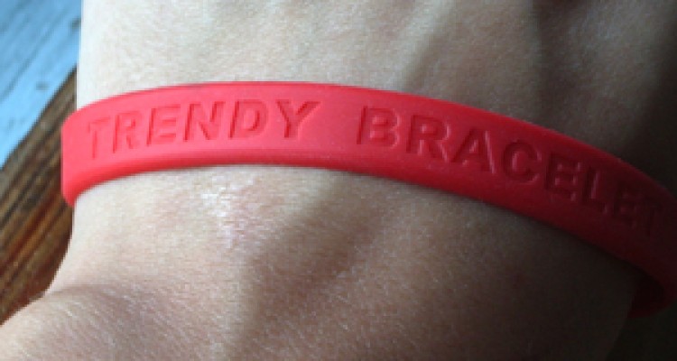 دستبندی که آلودگی ها را از شما دور می کند + عکس 