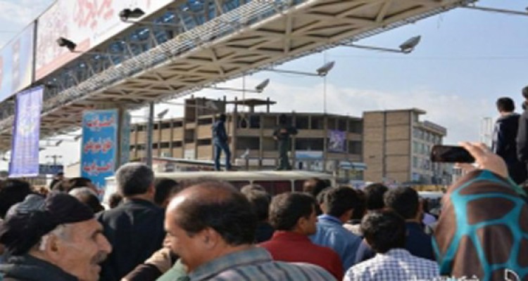 سارق مسلح طلافروشی هرسین به دار مجازات آویخته شد