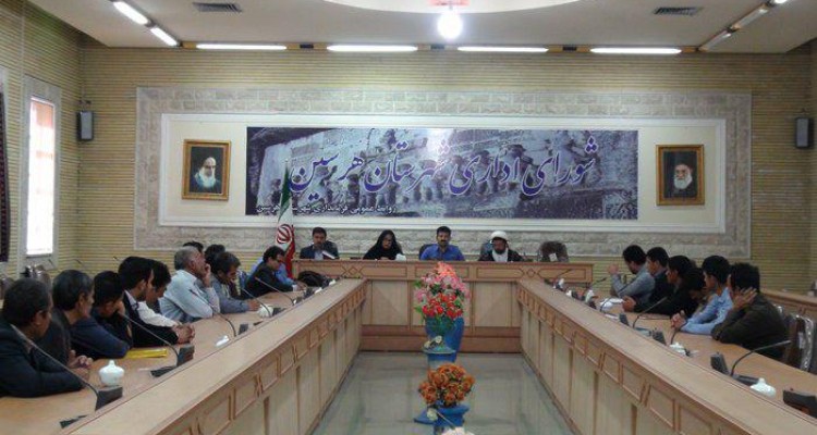 خسروی: برنامه هاي فرهنگي و پروژه های عمرانی متناسب با بافت و نياز روستا برگزار شود