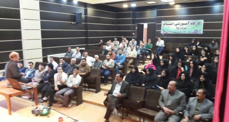 کارگاه آموزشی تشریح آیین نامه های قانون نظام صنفی درشهرستان هرسین برگزار گردید 