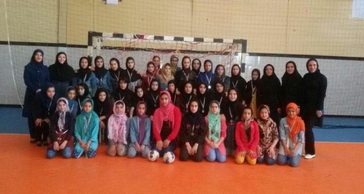 کسب مقام سوم استان توسط بانوان هندبالیست هرسینی