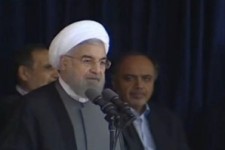 منطقه آزاد قصرشیرین را بررسی می کنیم/ راه آهن تا پایان دولت به کرمانشاه می رسد/ حقوق های نامتعارف مانع فراموش کردن دزدی های گذشته نیست/ شعار علیه عملکرد دولت در استادیوم و واکنش روحانی