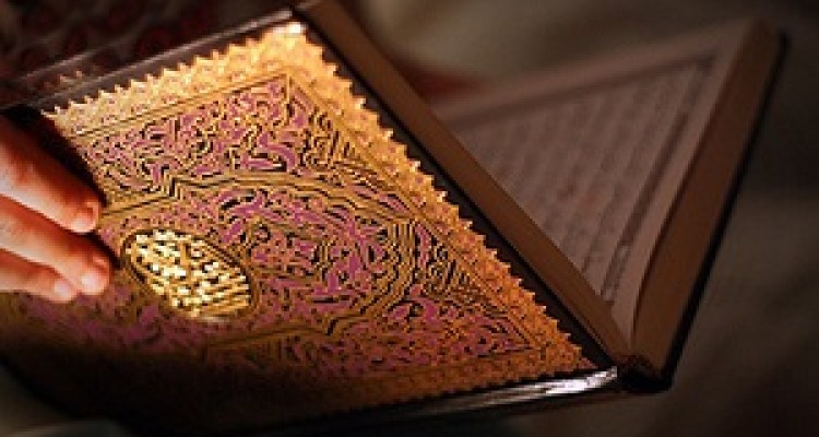 آیا عمل به استخاره واجب است؟/ حکم شرعی استخاره‌های اینترنتی 