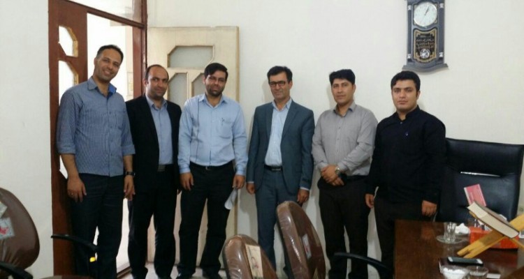 تجلیل از خبرنگار سایت دیوانگاه هرسین توسط یرخی از ادارات شهرستان