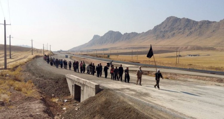 همایش پیاده روی حرم تا حرم در هرسین برگزار شد+تصویر