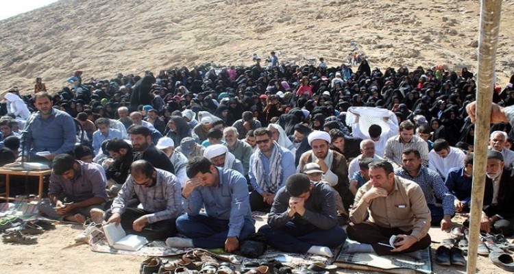 مراسم معنوی و روح بخش دعای عرفه در مزار شهدای گمنام هرسین برگزار شد 