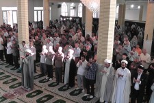 اقامه نماز عید قربان در هرسین/حجت الاسلام باقری : خواسته رهبری و مردم این است که دستگاه دیپلماسی پیگیر فاجعه منا شود