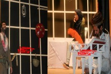 اولین اجرای نمایش ملتی در تبعید به کارگردانی نعمت اسدی مرام در هرسین+تصویر