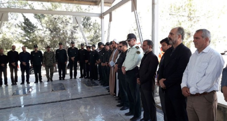 مراسم غبارروبی مزار شهدا در هرسین+تصویر