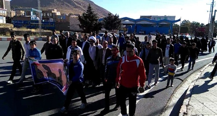 مراسم پیاده روی خانوادگی در هرسین برگزار شد+فیلم