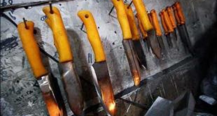 صد چاقوی بی‌دسته متولیان میراث فرهنگی/ تولیدکننده‌ها غلاف کنند