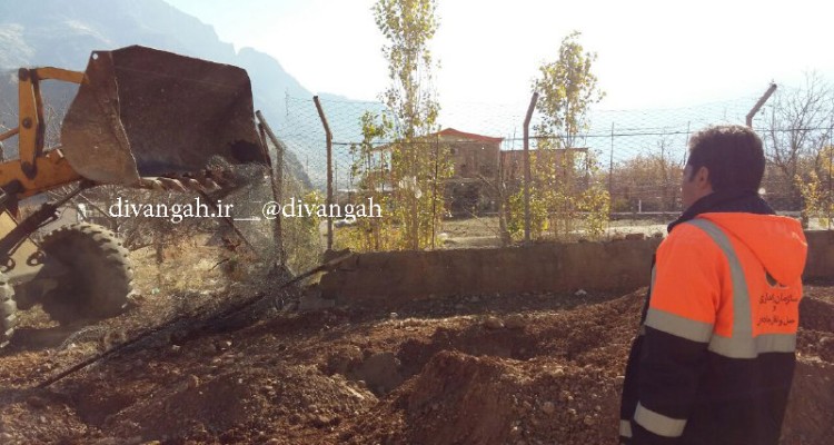 تخریب ساخت و سازها و باغات غیر مجاز در حریم راه های شهرستان هرسین