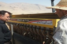 جذب 8دستگاه ریزکارنده و بذرکار با هزینه 2میلیارد و پانصد و چهل میلیون ریال در هرسین 