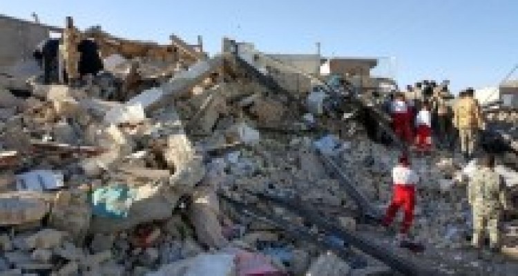 مردم کرمانشاه: سرپل ذهاب و زلزله زده ها را دریابید/ احزاب اصلاح طلب: تکلیف پستها و منصب ها چه شد؟