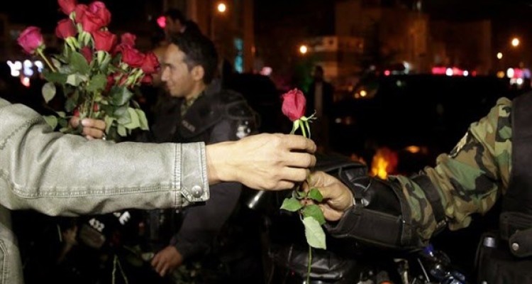 خشونت نیروهای امنیتی دنیا مقابل معترضان و رافت نیروی انتظامی ایران مقابل اغتشاشگران+فیلم و عکس