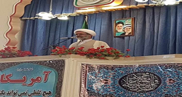 مسئولین عظمت حضور مردم را فراموش نکنند/ هر وقت در کشور ما اتفاقی می افتد دشمن طمع می کند