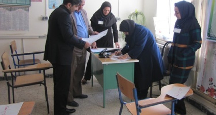 برگزاری آزمون الکترونیکی برای اولین بار در بیستون 