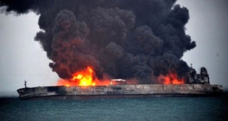 گزارش یک روزنامه آمریکایی از علت تصادف و غرق شدن نفت‌کش ایرانی