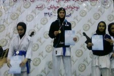 درخشش بانوی کاراته کای  بیستونی در مسابقات قهرمانی کشور