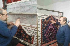 اشتغالزایی با هنر گلیم در هرسین/ معلمی که پس از بازنشستگی کارآفرینی می کند