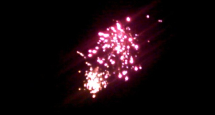 طنین گلبانگ الله اکبر و نورافشانی در آسمان هرسین+فیلم و عکس