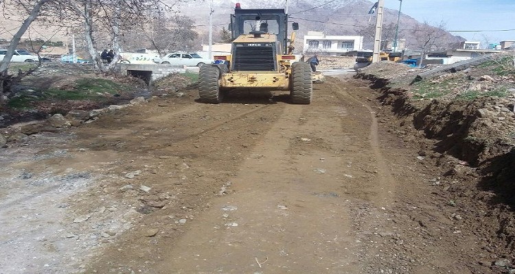 بهسازی وشن ریزی وتراکم وتسطیح جاده روستای محمد آباد هرسین